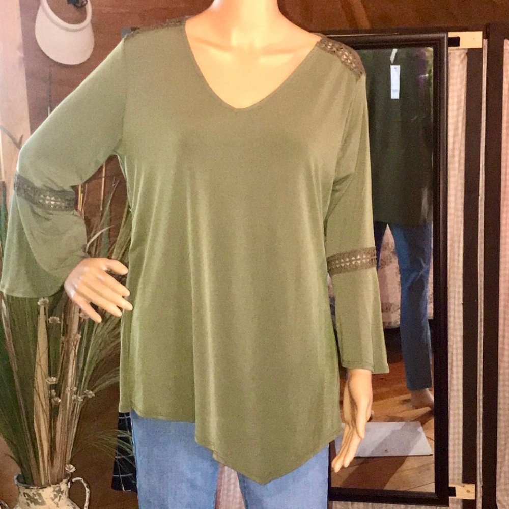 NY COLLECTION Olive V-Neck w/Crochet Top Sz. L~NWT